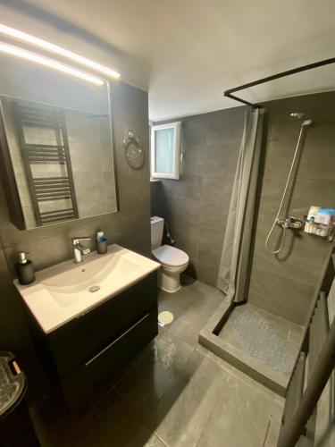 Cozy flat Korydallos in Distrito de Terpsithea-Vryoni