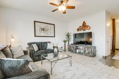 Golf, Hike and Bike Townhome in Fountain Hills! in ฟาวเท่นฮิลล์
