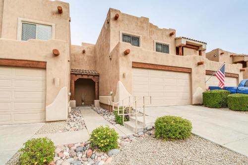 Golf, Hike and Bike Townhome in Fountain Hills! in ฟาวเท่นฮิลล์