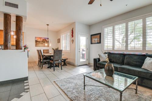 Golf, Hike and Bike Townhome in Fountain Hills! in ฟาวเท่นฮิลล์