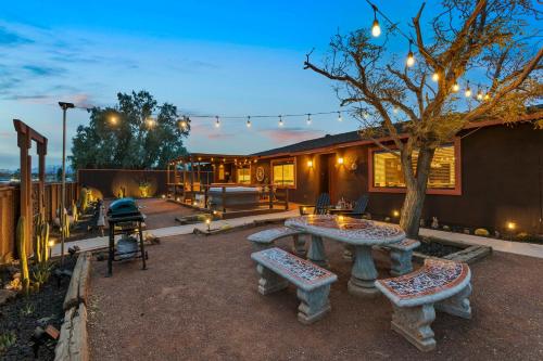 Joshua Tree House with Great View - 1 min from visitor center! in Joshua Tree, USA