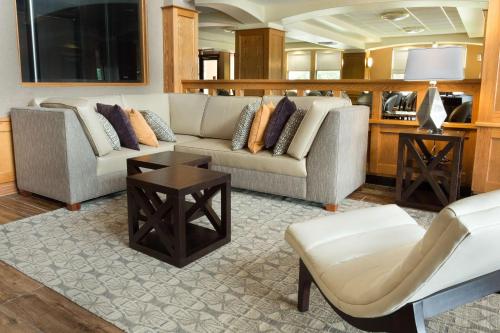 Drury Inn & Suites Lafayette LA - image 8