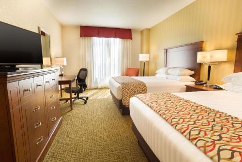 Deluxe Queen Room with Two Queen Beds - Hearing Accessible