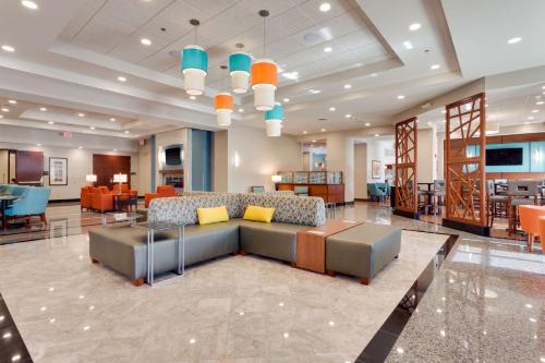Drury Plaza Hotel St. Louis St. Charles - image 10
