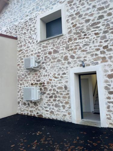 Spacious Cocoon with AC and PARKING At the Heart of Feytiat Limoges in Feytiat