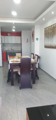 Jade Aparts Salinas in Salinas