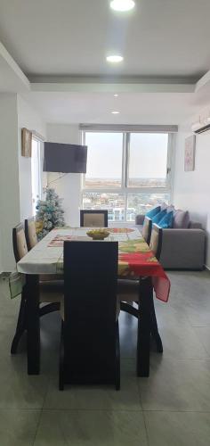 Jade Aparts Salinas in Salinas