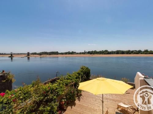 Maison Authentique sur 3 Niveaux avec Terrasse et Vue Loire - FR-1-622-38 in Ingrandes (Pays de la Loire)
