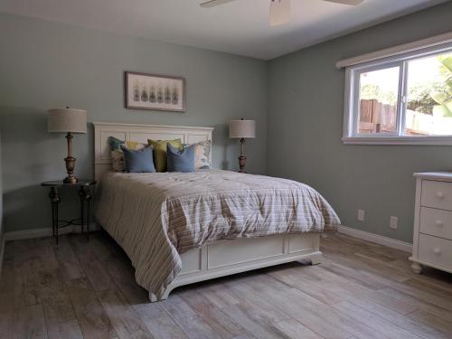 Carlsbad home close to the beach and the village in Carlsbad, USA