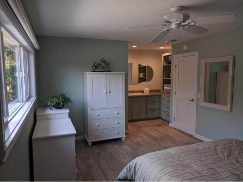 Carlsbad home close to the beach and the village in Carlsbad, USA