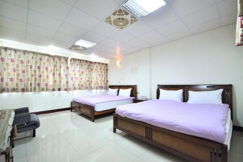 2 double beds