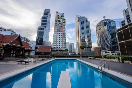 Swimming pool, Ariston Hotel Bangkok near An An Lao