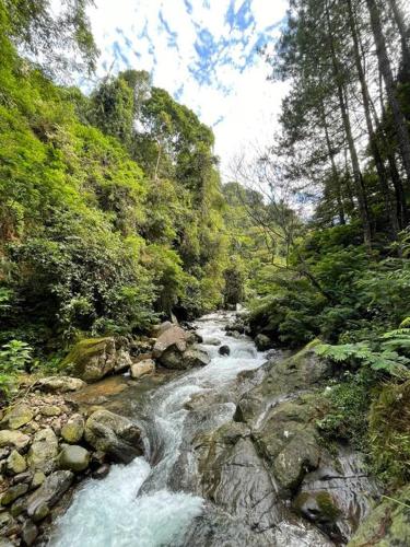 Villa Adendri Riverhills near Curug Ciherang