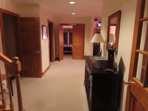 Lux 5BR 4BA SV125 SKI In Out, 18-hole Championship Golf Course, Water Park, pet friendly