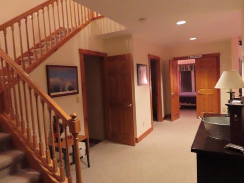 Lux 5BR 4BA SV125 SKI In Out, 18-hole Championship Golf Course, Water Park, pet friendly