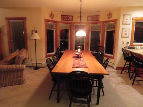 Lux 5BR 4BA SV125 SKI In Out, 18-hole Championship Golf Course, Water Park, pet friendly