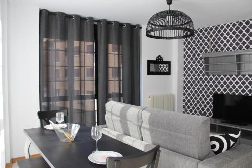 Apartamentos Vino y Camino - Apartment - Nájera