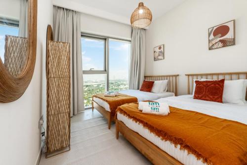 FAM Living - 2BR Home in the Heart of Downtown - Opulent Interiors - image 7