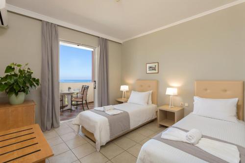 Xenos Kamara Beach - image 2