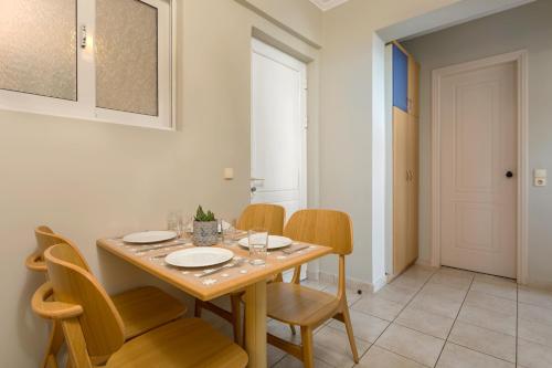 2 bedrooms, 4 beds