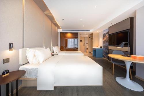 Standard Twin Room image 2