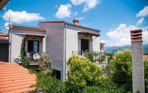 숙소 외관, Roptro in 아노 라베니아