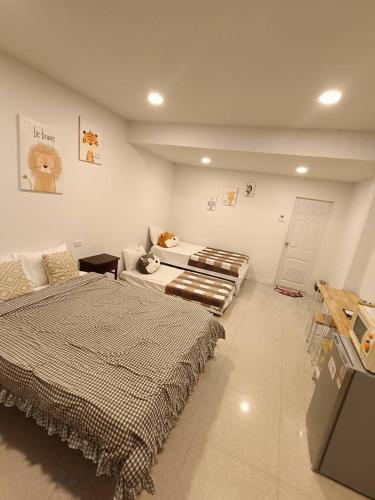 บ้านสุขใจ อัมพวา Room Type - Family Room with Balcony