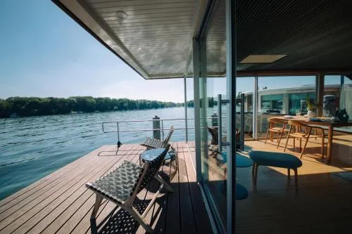 JULIA - Schwimmendes Apartment in Berlin, Deutschland