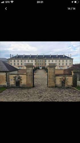 Le Black & White F 2 de 55 m 2 (4 pers). in Moulins