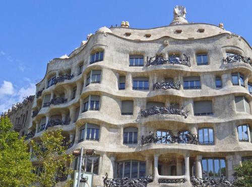MUNNE - Spacious apartments next to FC Barcelona 5