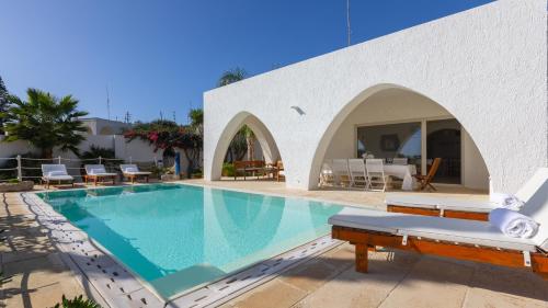  VILLA DEL LENTISCO 8&2, Emma Villas in Castrignano del Capo