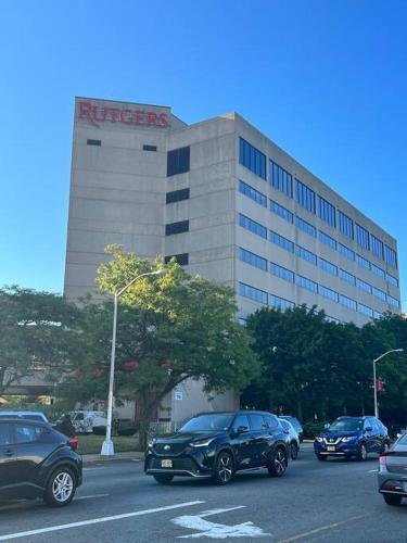 Cozy 2BED 6min EWR NYC DTWN in Newark, USA