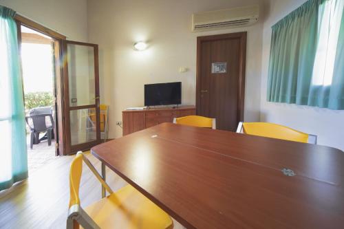 Heliopolis Camping & Village in ปิเนโต