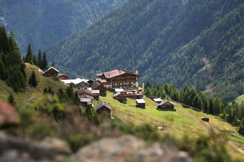 Hotel Silbertal - Almhütten Sölden