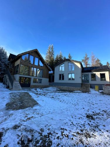 4 bedrooms, 7 beds