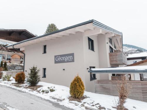 Apartment Das Georgen- Kitzsteinhorn by Interhome