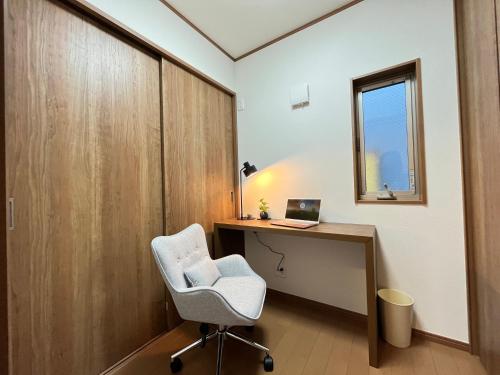 Charming New Home Launch: Direct access to Narita & Haneda Airports, Shinjuku, and Disneyland; Close to Asakusa & Akihabara!, Tokyo (photo 9)