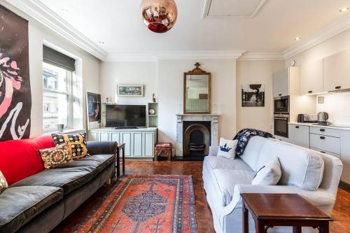 1BR Chic Covent Garden Retreat - image 2