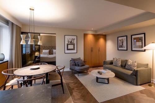 Hypernym Hotel & Suites - image 2