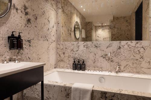 Hypernym Hotel & Suites - image 10