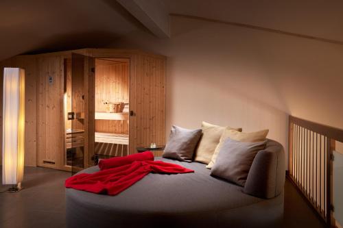 Suite with Spa Bath and Sauna