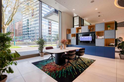 PREMIER SUITES Amsterdam - image 2