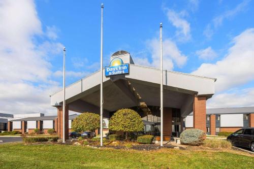 Days Inn & Suites by Wyndham Northwest Indianapolis