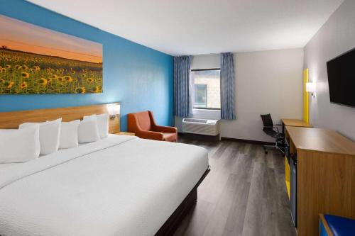 Days Inn & Suites by Wyndham Northwest Indianapolis - main image