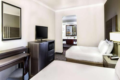 Travelodge by Wyndham Commerce Los Angeles Area in Commerce, USA