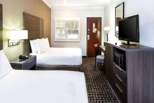 Travelodge by Wyndham Commerce Los Angeles Area in Commerce, USA