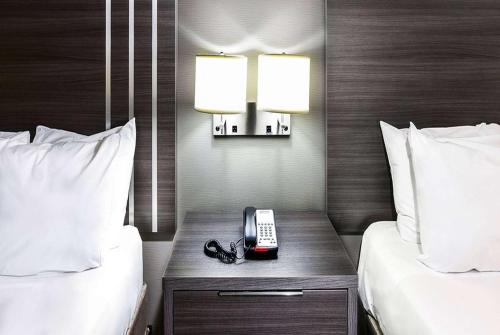Travelodge by Wyndham Commerce Los Angeles Area - image 3