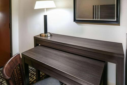 Travelodge by Wyndham Commerce Los Angeles Area - image 14
