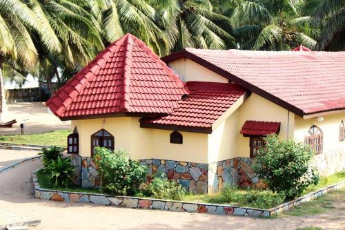 Rent your own private beach bungalow photo 2