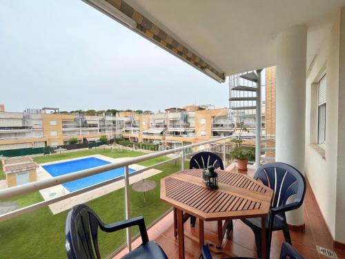 Ático con solarium privado, piscina y parking en Vilafortuny 136B - INMO22
